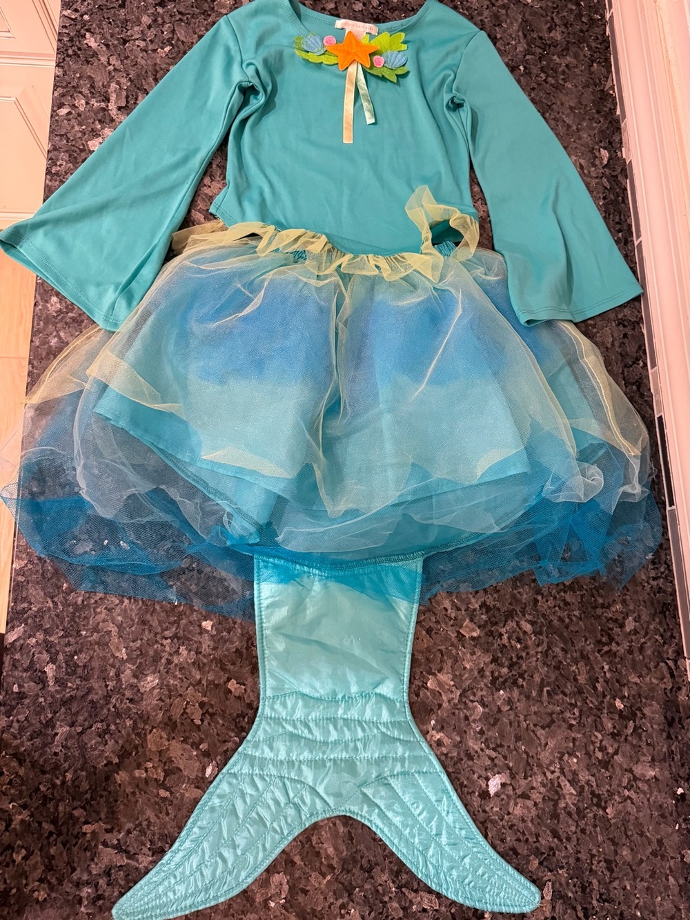 Pottery Barn Kids Mermaid Costume 4-6 Girls Halloween Dress Tail